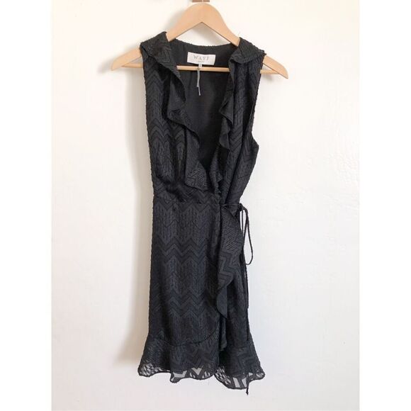 Wayf sleeveless chevron wrap dress size small - Picture 2 of 13